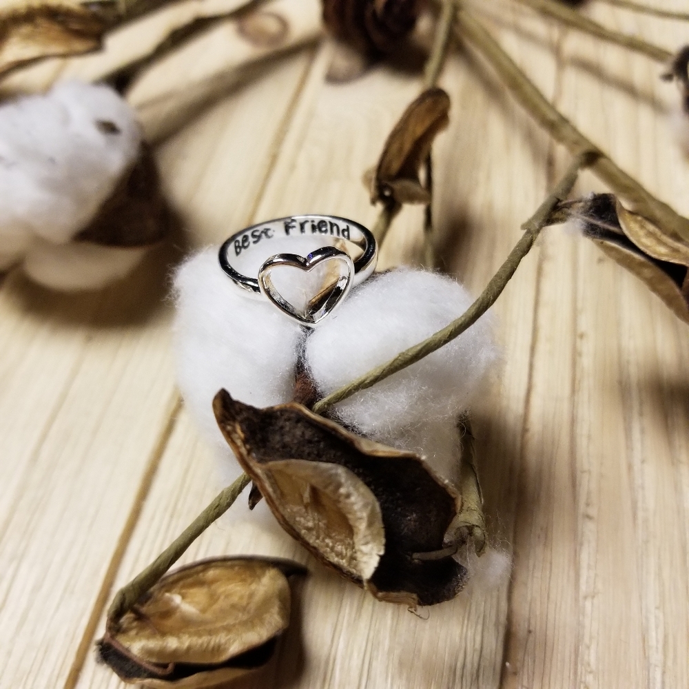 ❤❤Adorable Best Friend Heart Ring in SILVER ❤❤ - Picture 8 of 10